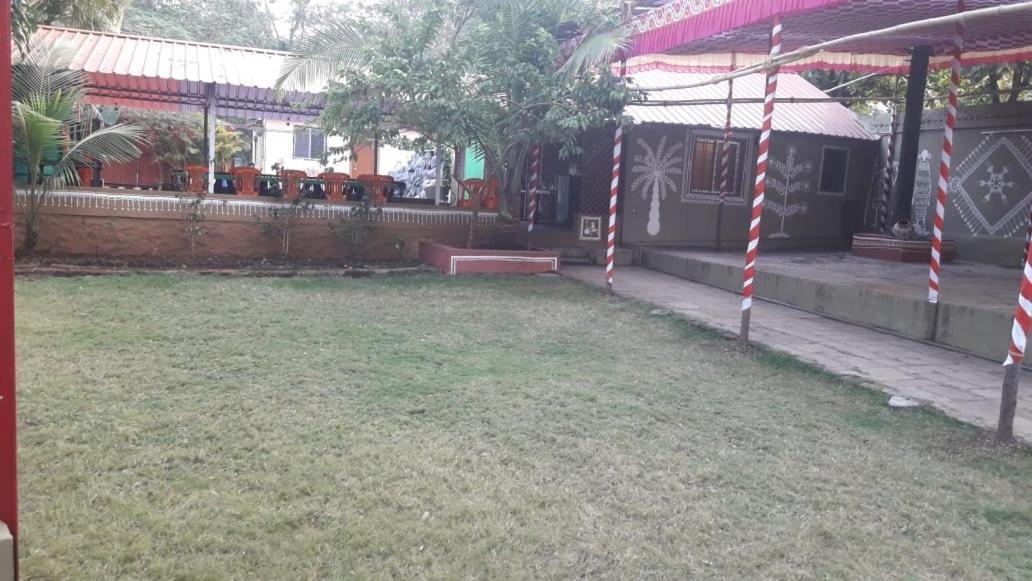 Nisarg Shrushti Farmhouse Hotel Pune Esterno foto